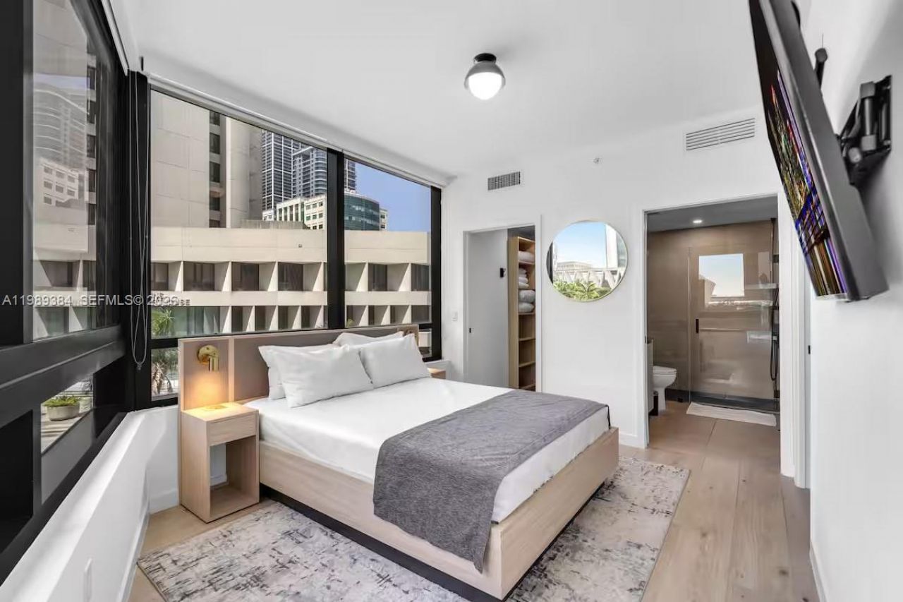 225 N Miami Ave, Unit 202, Miami, FL 33128 Photo
