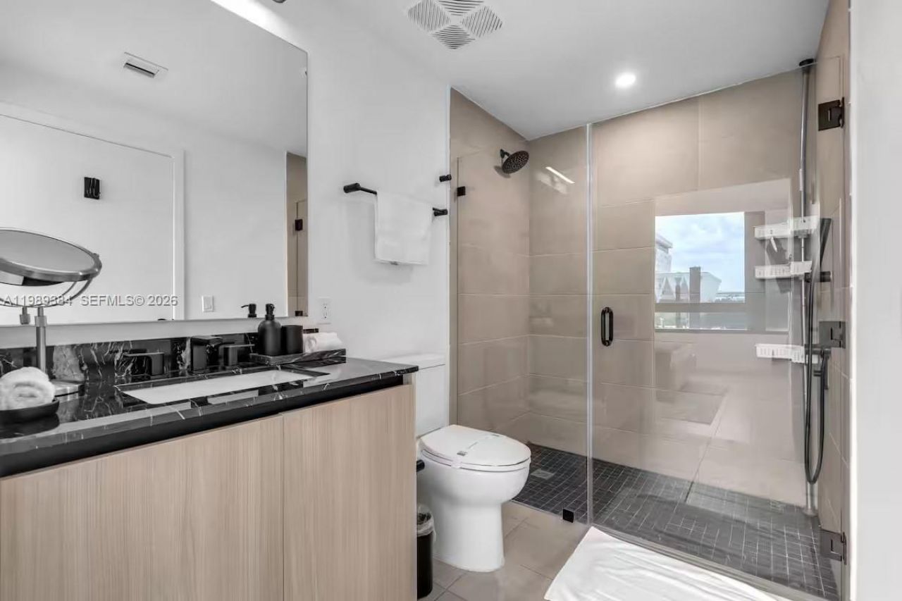 225 N Miami Ave, Unit 202, Miami, FL 33128 Photo