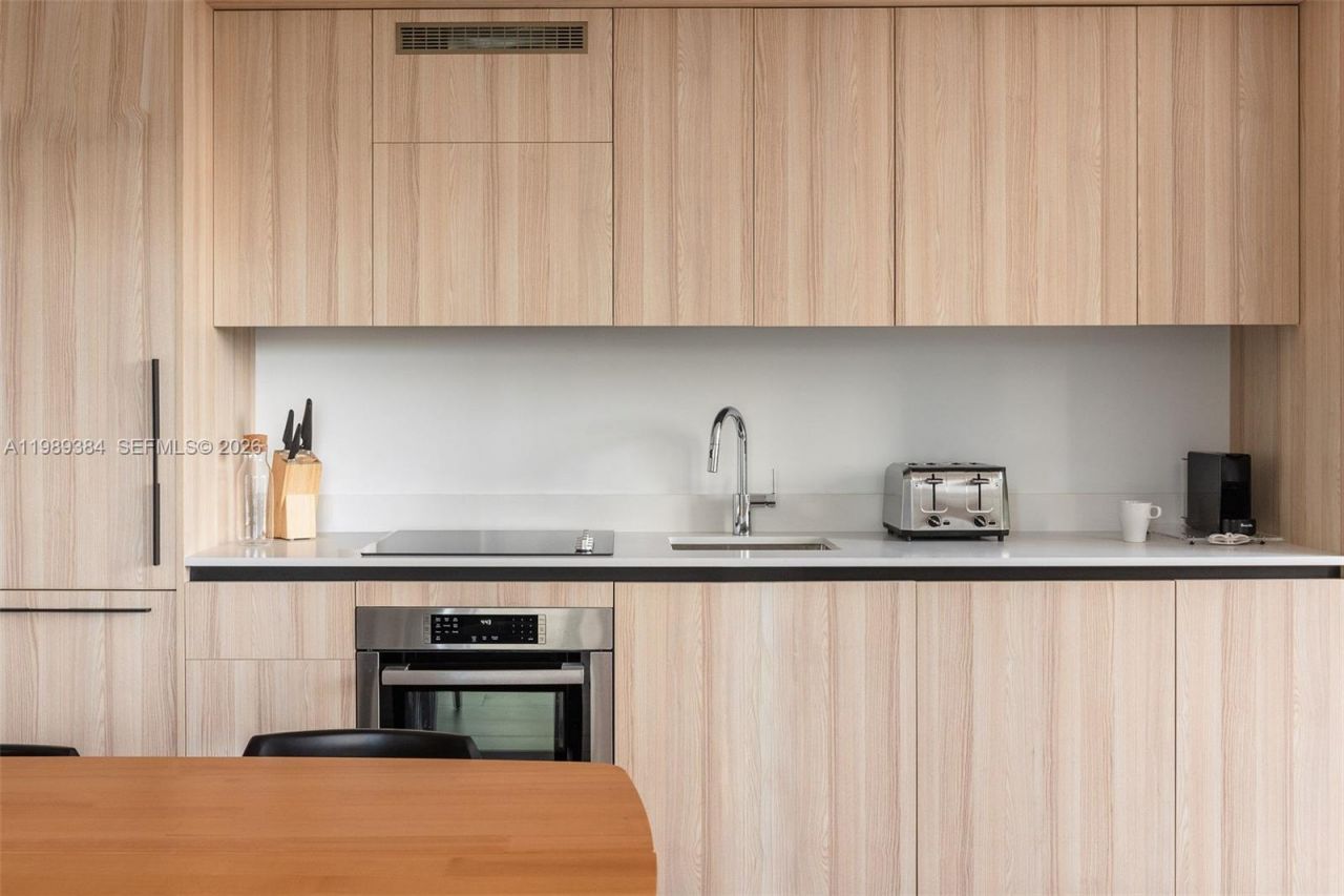 225 N Miami Ave, Unit 202, Miami, FL 33128 Photo