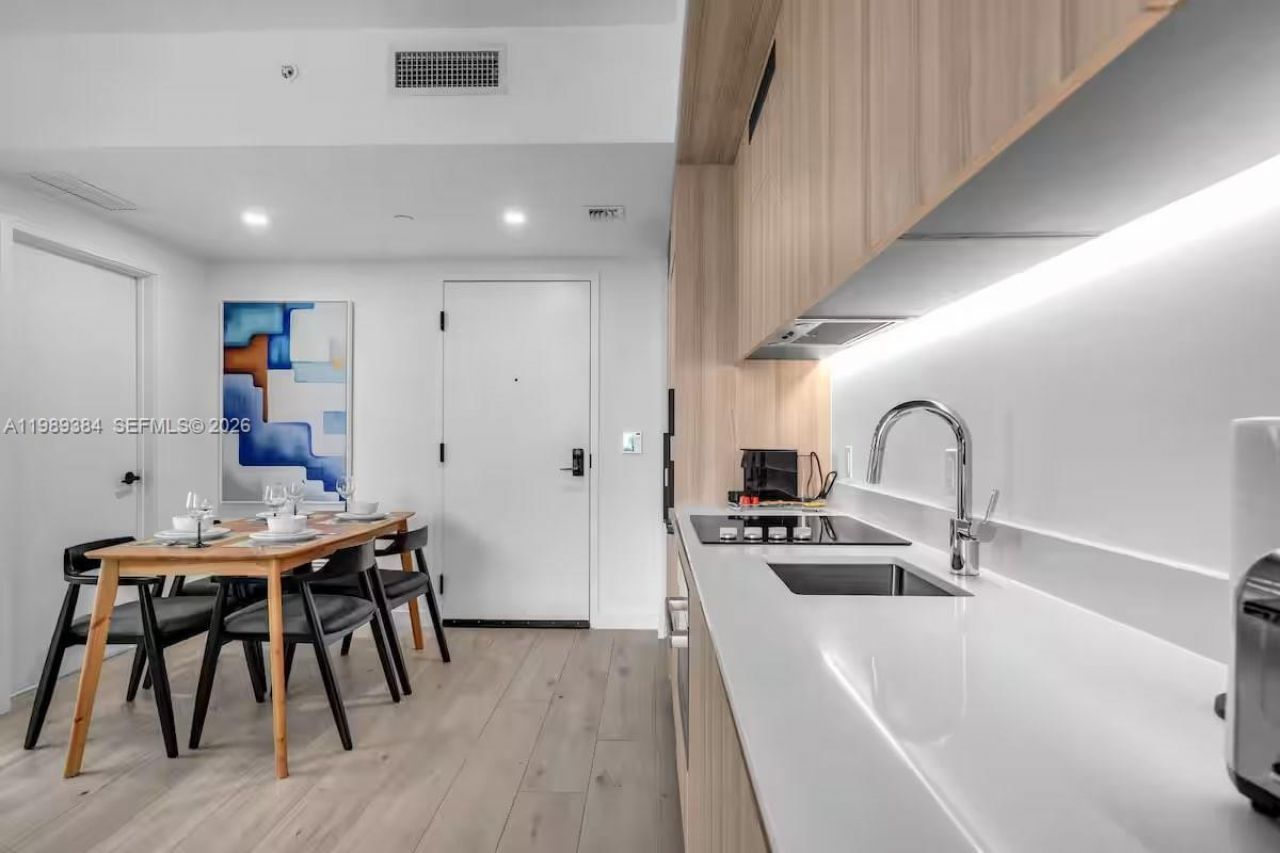 225 N Miami Ave, Unit 202, Miami, FL 33128 Photo