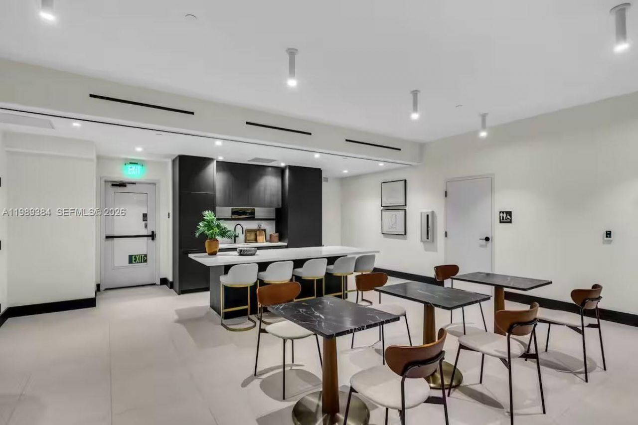 225 N Miami Ave, Unit 202, Miami, FL 33128 Photo