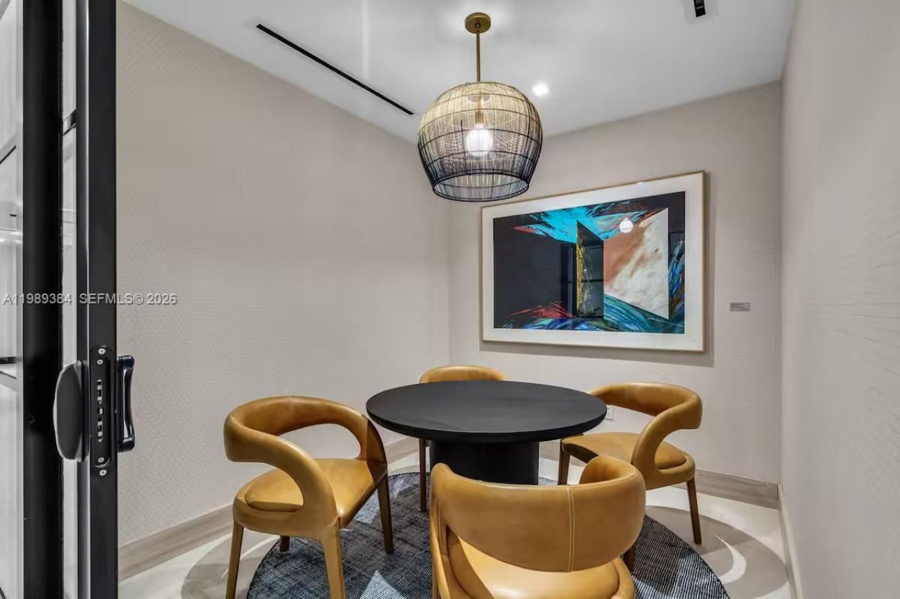 225 N Miami Ave, Unit 202, Miami, FL 33128 Photo