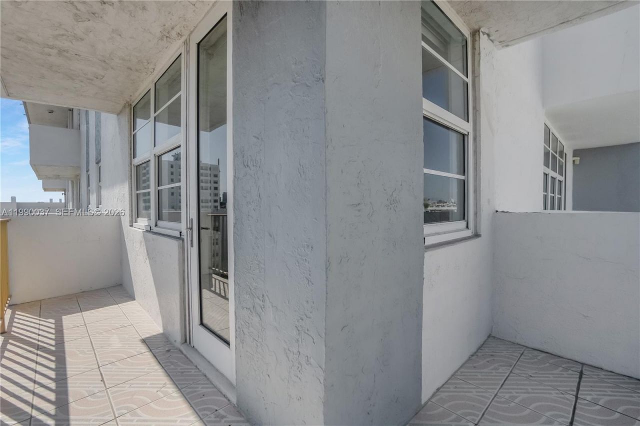 245 18th St, Unit 904, Miami Beach, FL 33139 Photo