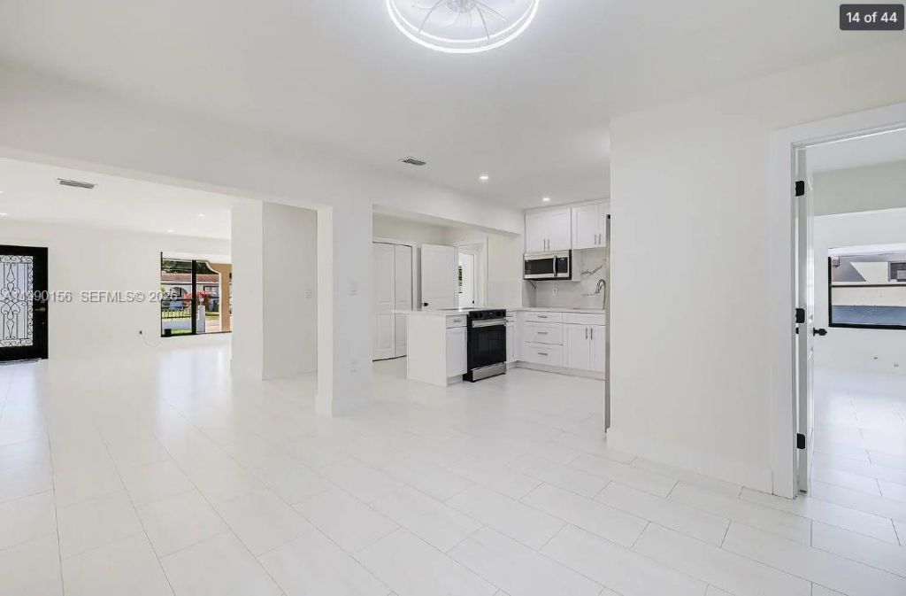 865 W 72nd Pl, Unit 865, Hialeah, FL 33014 Photo