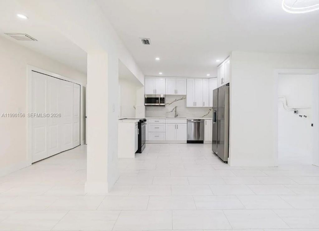 865 W 72nd Pl, Unit 865, Hialeah, FL 33014 Photo