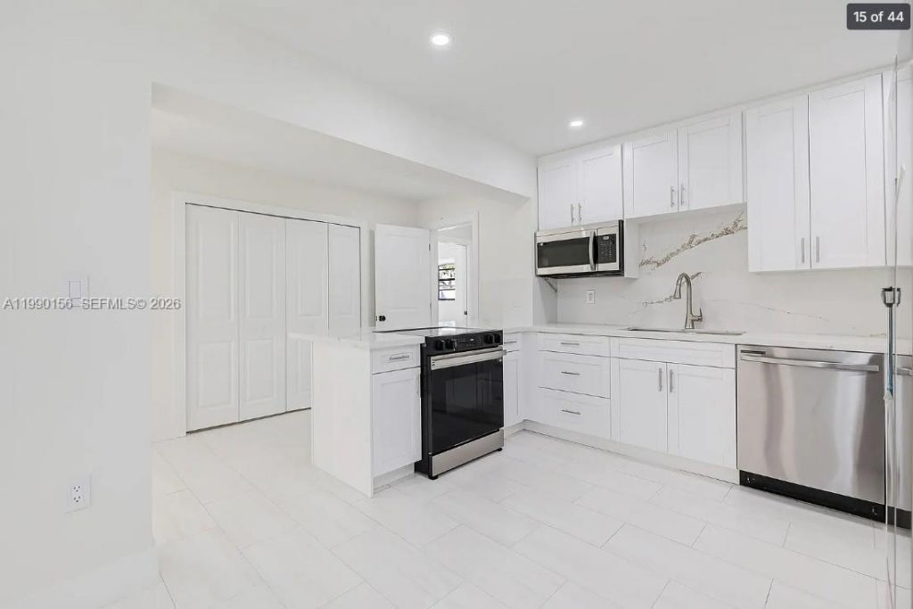 865 W 72nd Pl, Unit 865, Hialeah, FL 33014 Photo