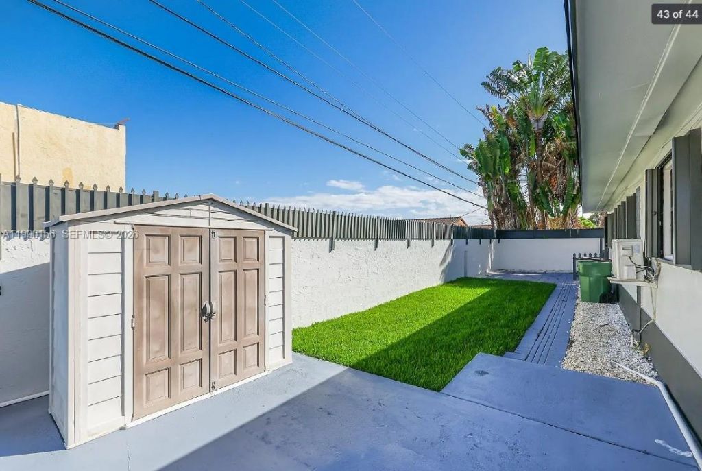 865 W 72nd Pl, Unit 865, Hialeah, FL 33014 Photo