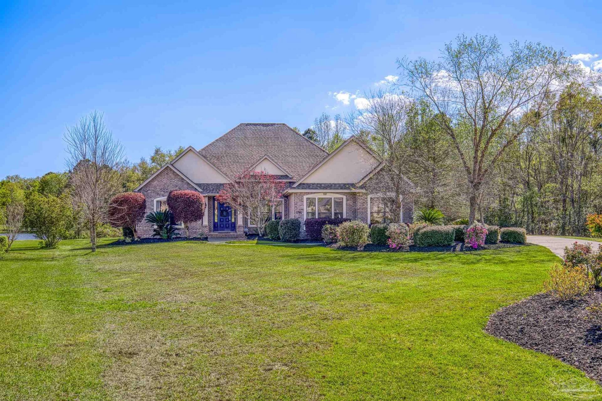 5746 Highland Lake Dr, Milton, FL 32583 Main Photo