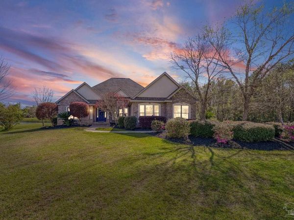 5746 Highland Lake Dr, Milton, FL 32583