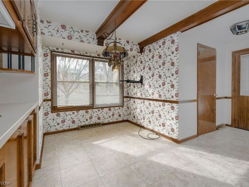 407 Eastbury Avenue NE, North Canton, OH 44720 Photo 12