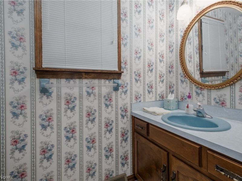 407 Eastbury Avenue NE, North Canton, OH 44720 Photo 13