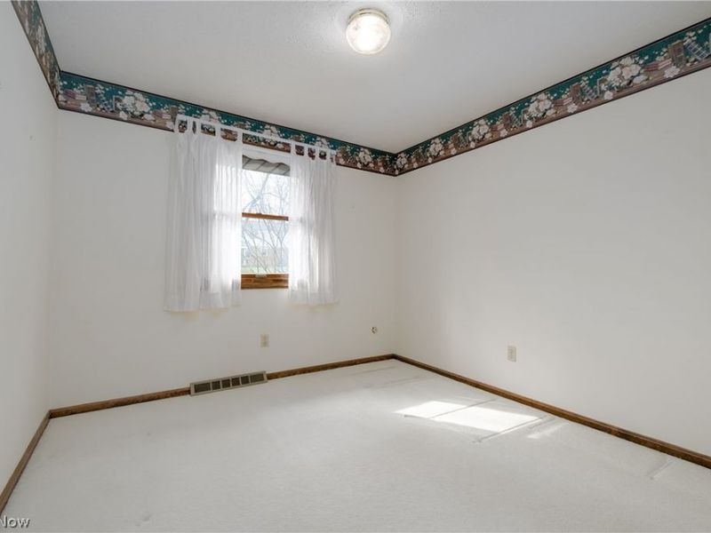 407 Eastbury Avenue NE, North Canton, OH 44720 Photo 22