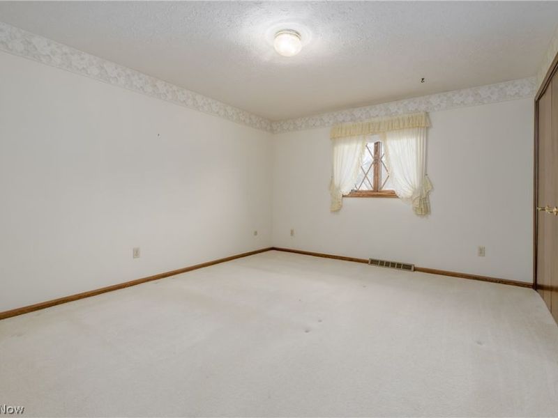 407 Eastbury Avenue NE, North Canton, OH 44720 Photo 23