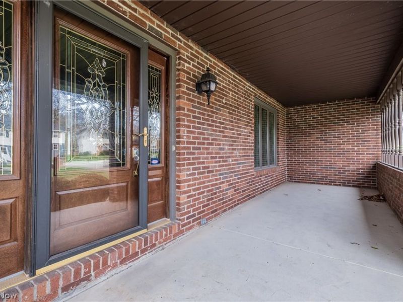 407 Eastbury Avenue NE, North Canton, OH 44720 Photo 3