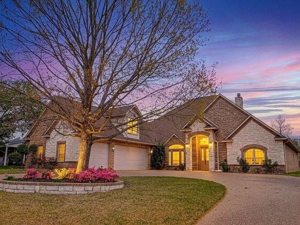 213 Winged Foot Drive, Lindale, TX 75771