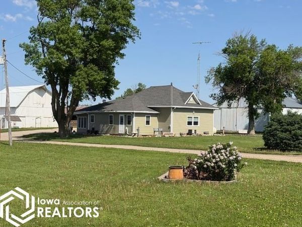 1965 Deer Avenue, Corwith, IA 50430