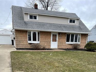 121 E Somerset Avenue, Tonawanda, NY 14150