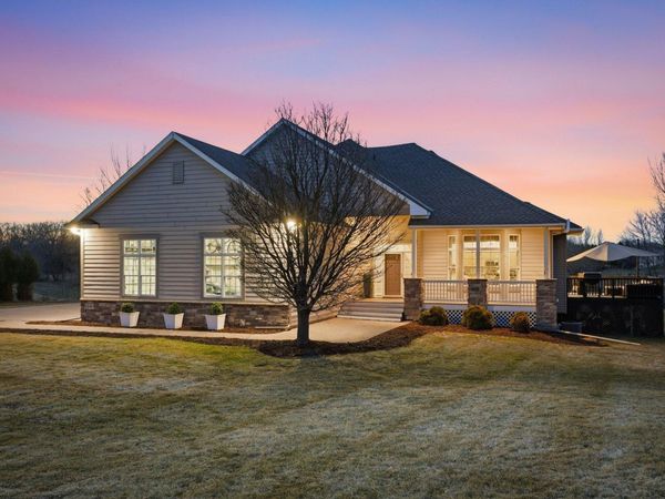 10140 Deer Haven Court, Lakeville, MN 55044