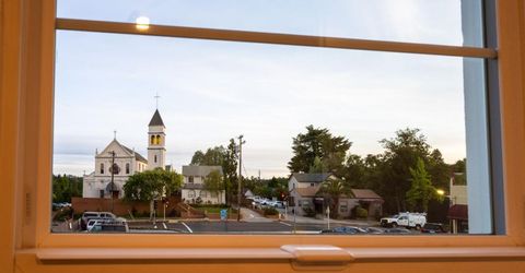 124-128 Oakwood Dr, Auburn, CA 95603 Photo