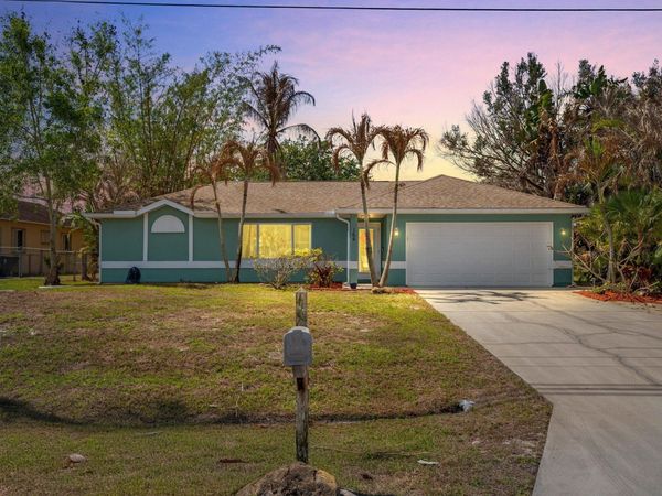 166 SW Andover Court, Port St. Lucie, FL 34953