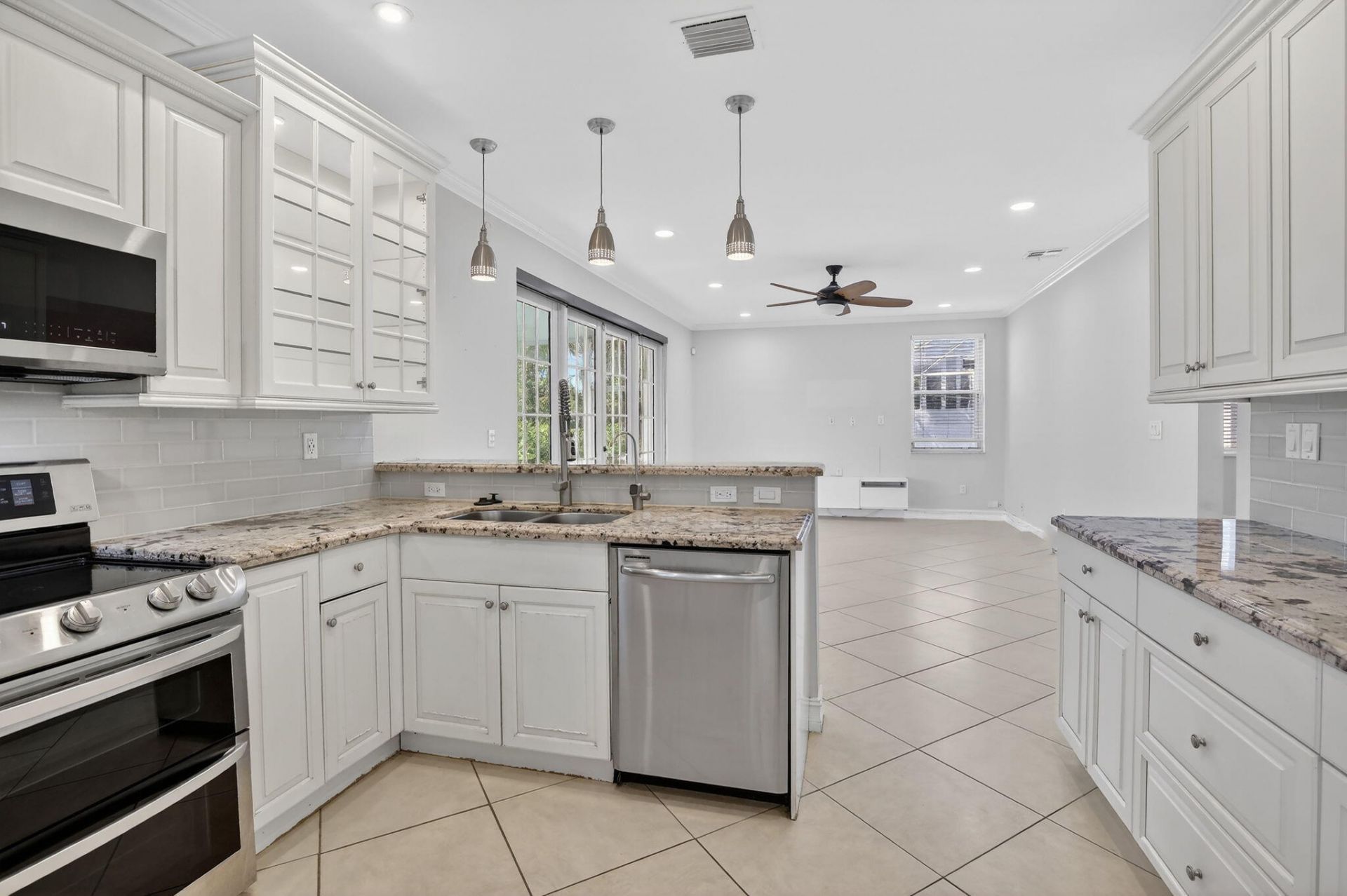 1716 NW 166th Avenue, Pembroke Pines, FL 33028 Photo