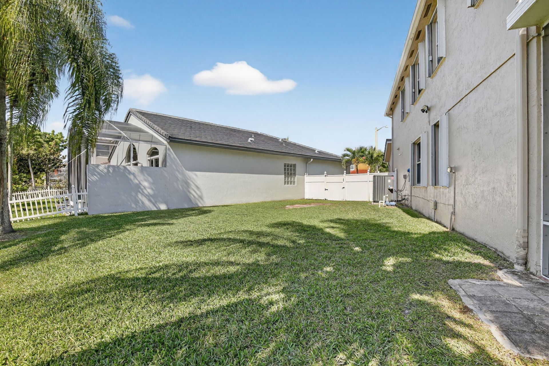 1716 NW 166th Avenue, Pembroke Pines, FL 33028 Photo