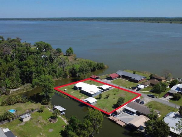 664 CR 467 , LAKE PANASOFFKEE, FL 33538
