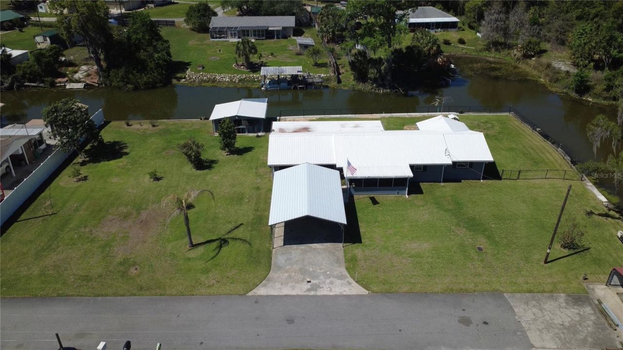 664 Cr 467 , Lake Panasoffkee, FL 33538 Photo