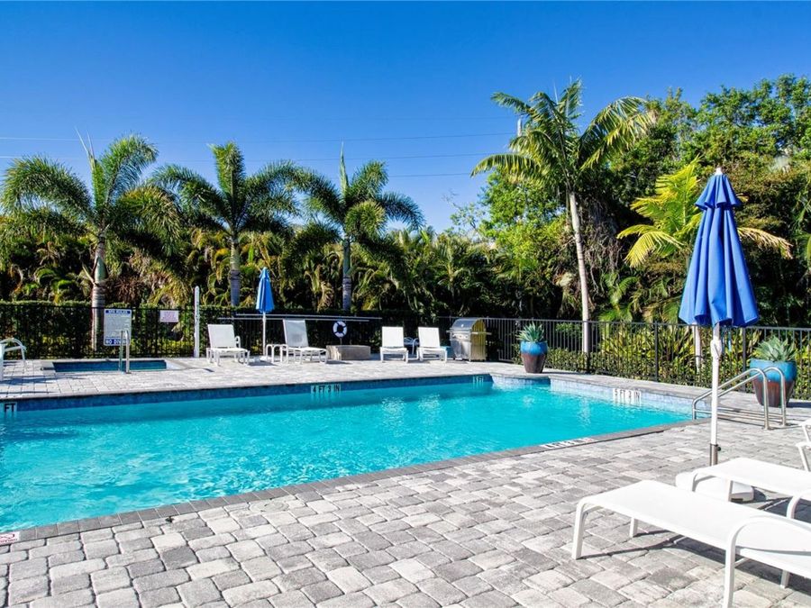 Property Image 100