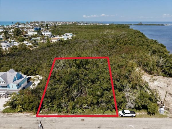 28TH STREET , HOLMES BEACH, FL 34217