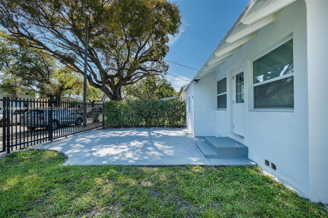 529 NW 42nd St, Miami, FL 33127 Photo