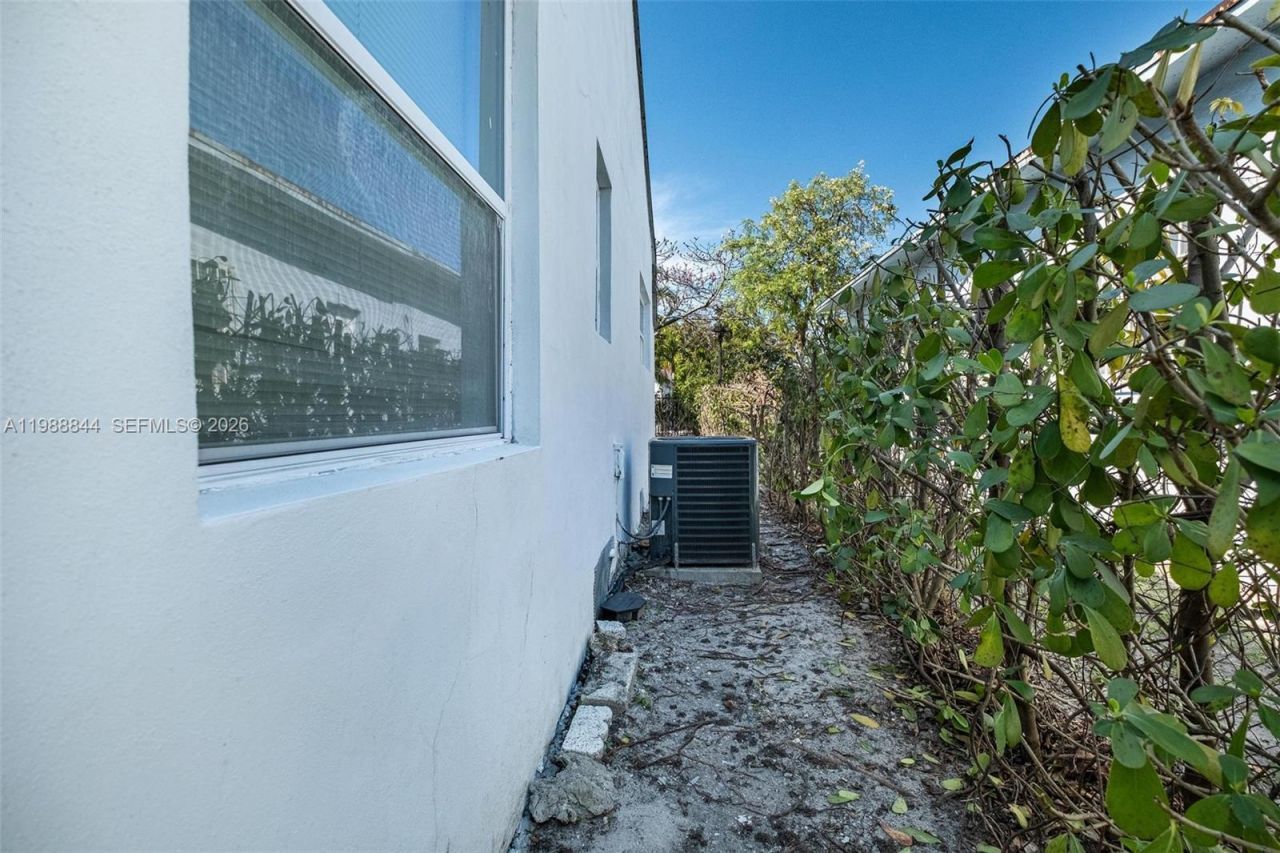 529 NW 42nd St, Miami, FL 33127 Photo