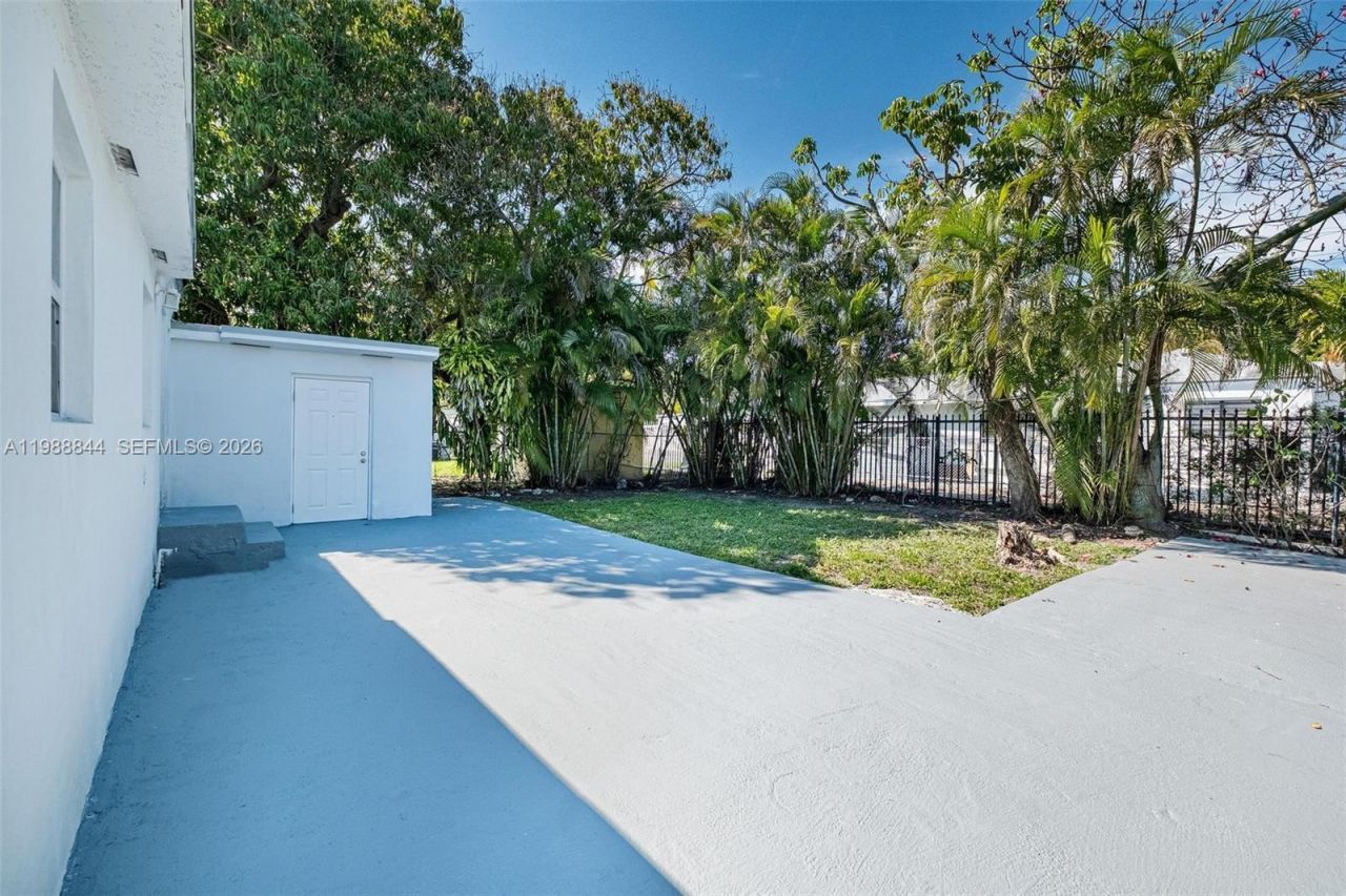 529 NW 42nd St, Miami, FL 33127 Photo