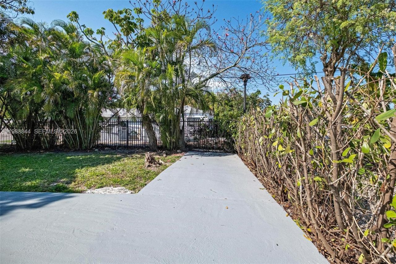 529 NW 42nd St, Miami, FL 33127 Photo