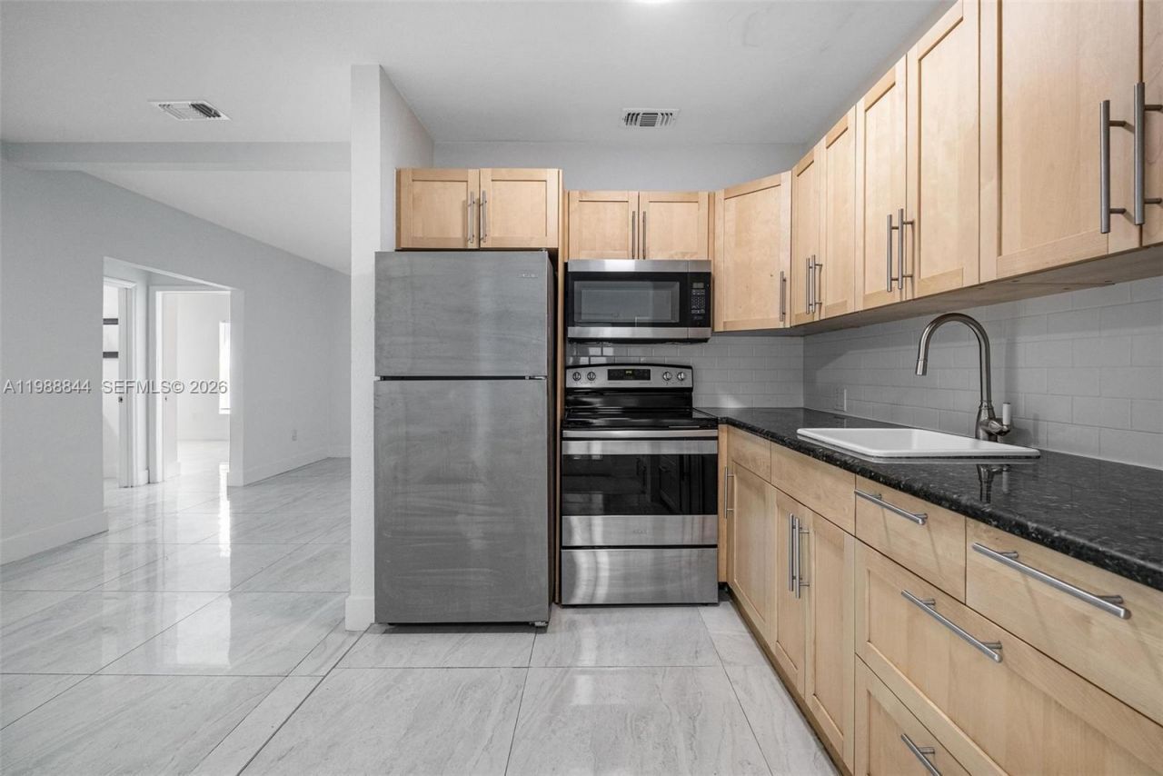 529 NW 42nd St, Miami, FL 33127 Photo