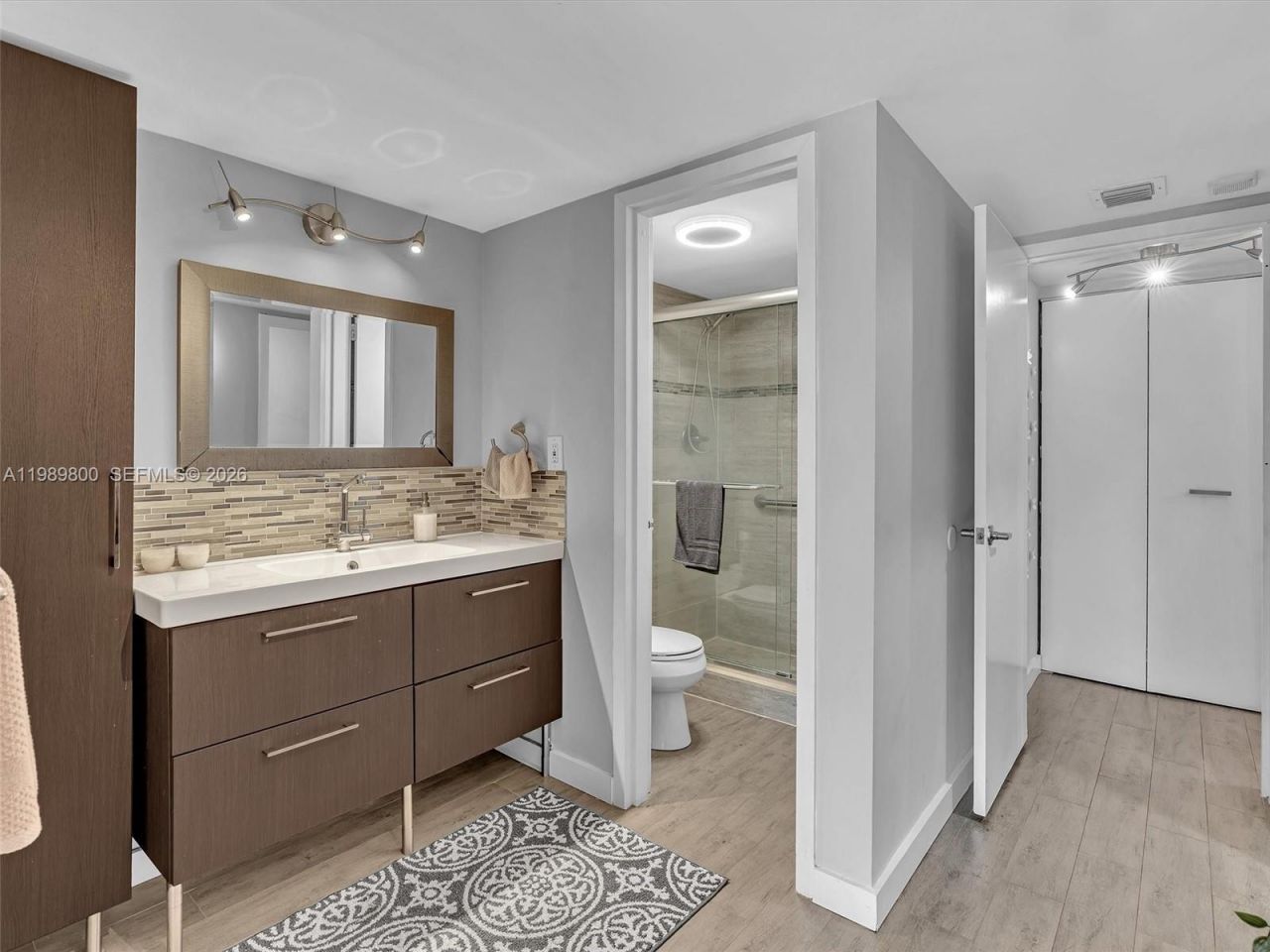 3375 N Country Club Dr , Unit 208, Aventura, FL 33180 Photo