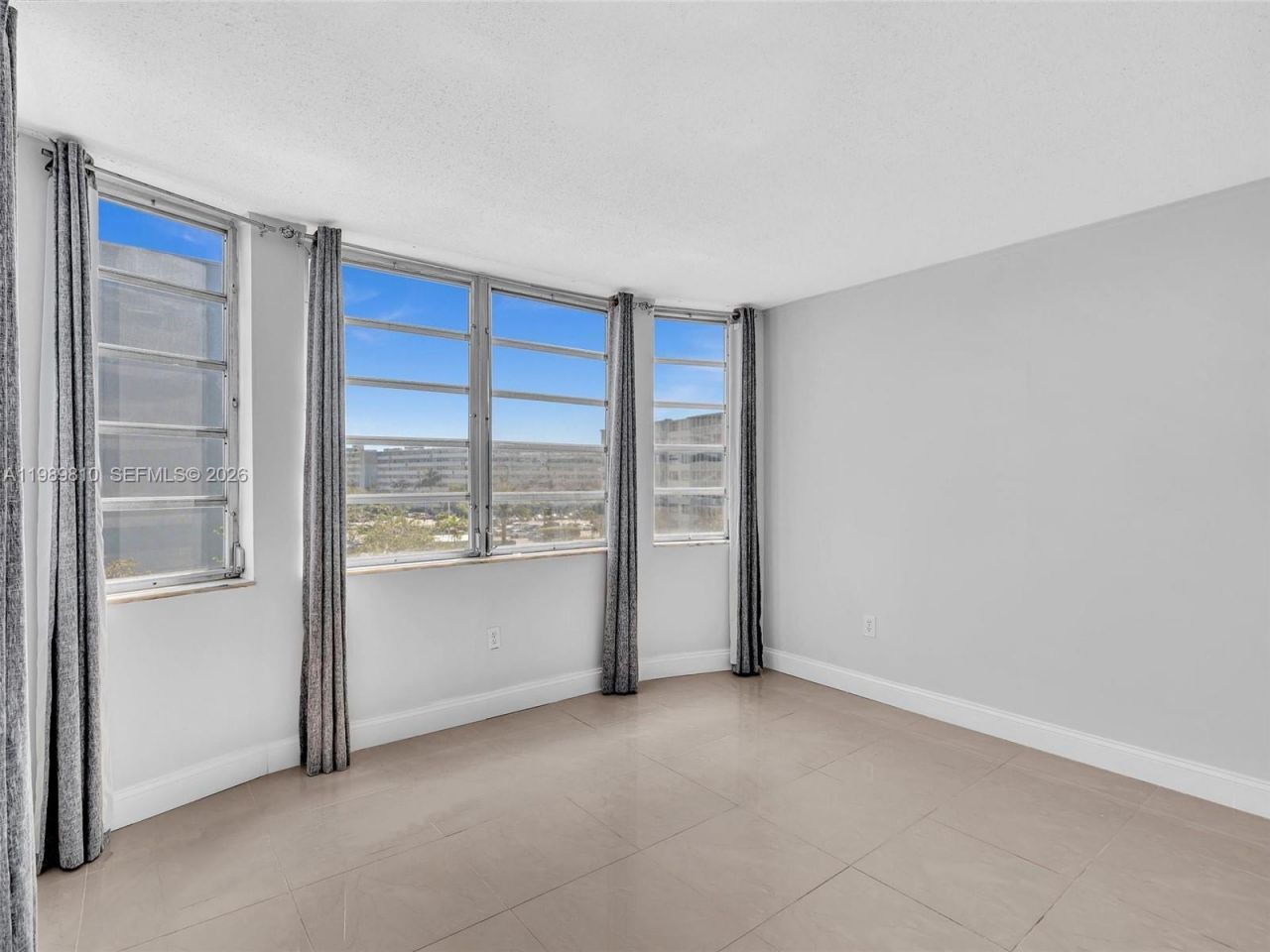 1770 NE 191st St , Unit 500-1, Miami, FL 33179 Photo