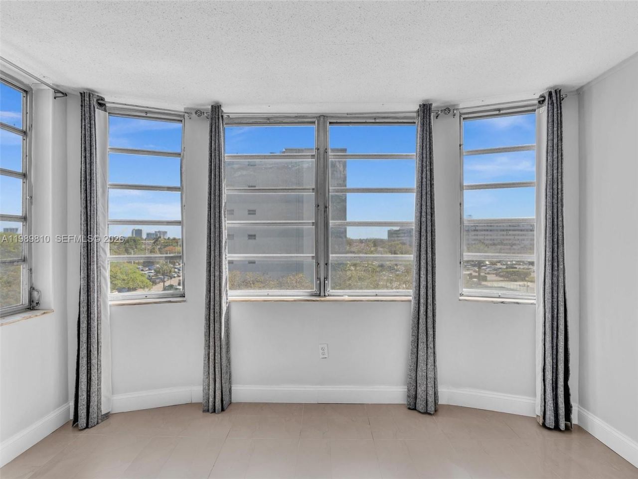 1770 NE 191st St , Unit 500-1, Miami, FL 33179 Photo