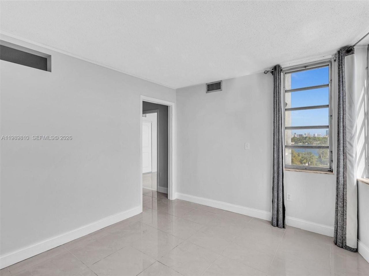 1770 NE 191st St , Unit 500-1, Miami, FL 33179 Photo