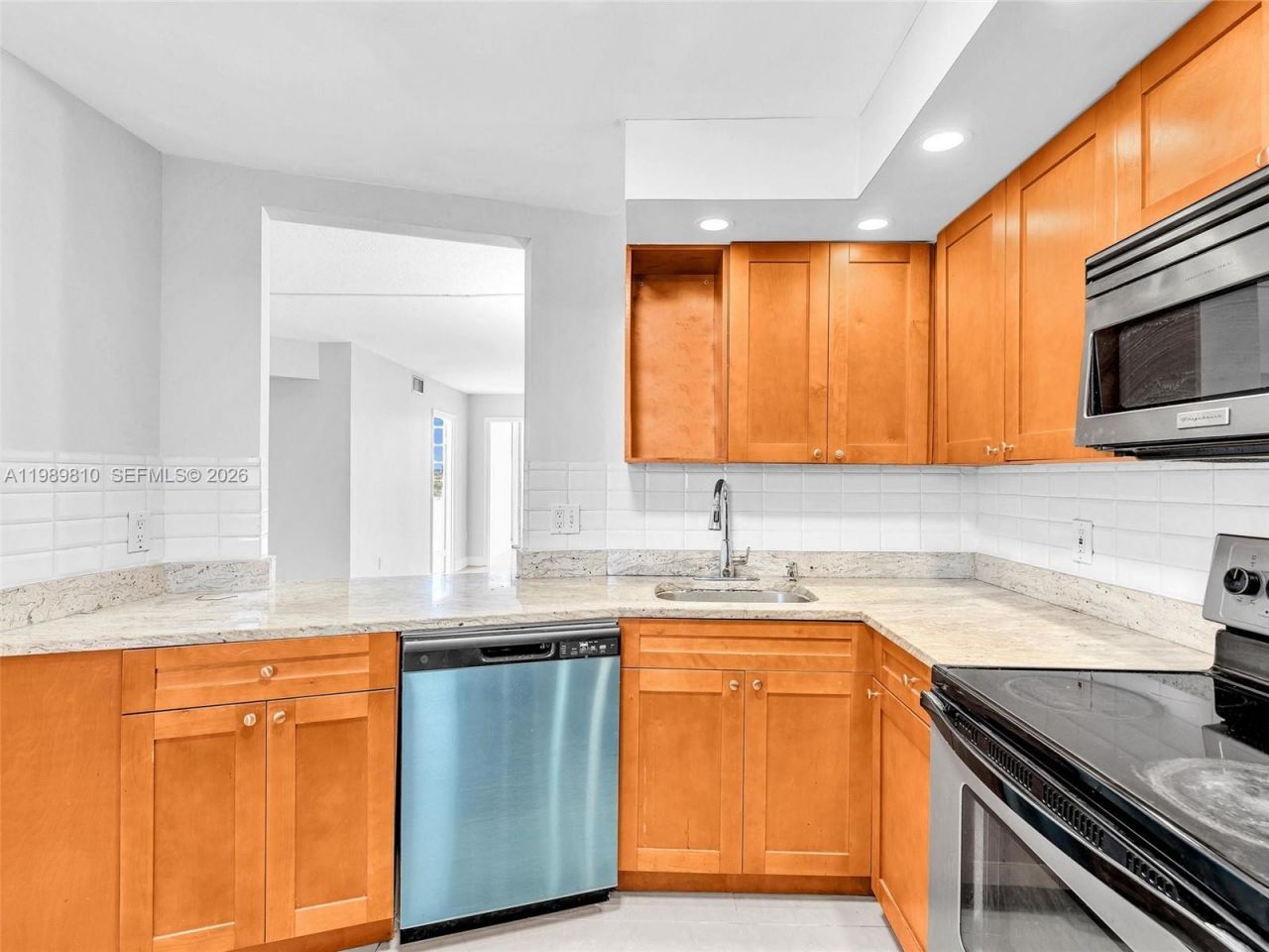 1770 NE 191st St , Unit 500-1, Miami, FL 33179 Photo