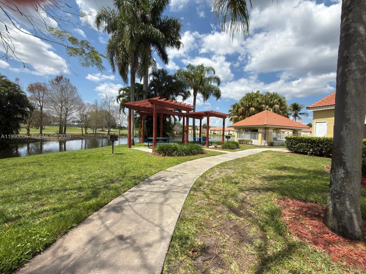 12760 Vista Isles Dr, Unit 723, Sunrise, FL 33325 Photo