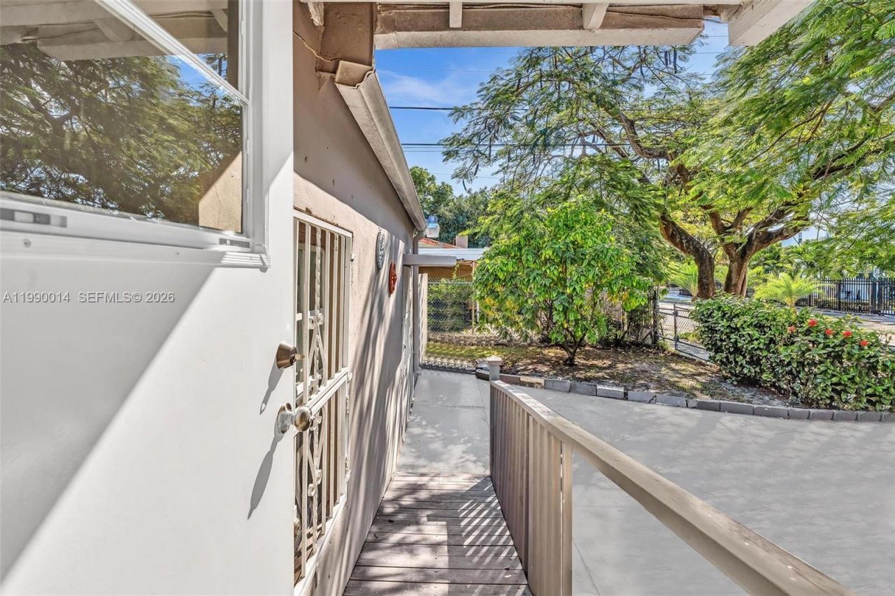 511 SW 23rd Ave, Unit 1, Miami, FL 33135 Photo