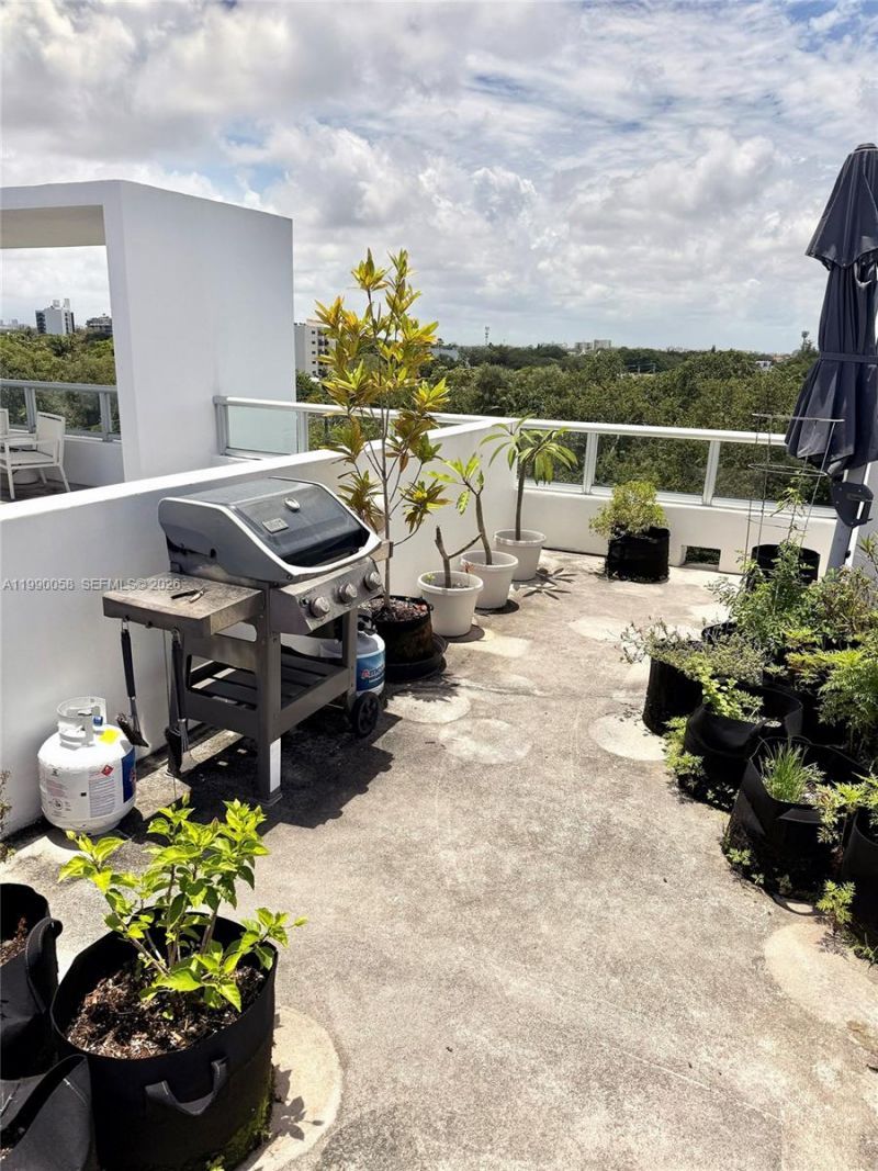 720 NE 62nd St, Unit 507, Miami, FL 33138 Photo