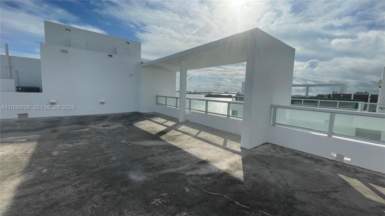 720 NE 62nd St, Unit 507, Miami, FL 33138 Photo