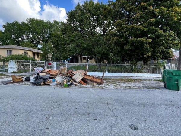 43 NW 58th St , Miami, FL 33127