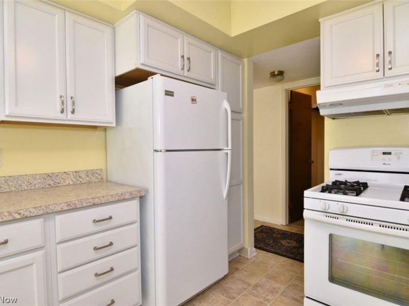 6270 Greenwood, Unit 302, Sagamore Hills, OH 44067 Photo 5