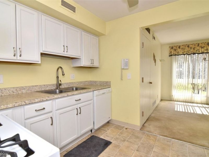 6270 Greenwood, Unit 302, Sagamore Hills, OH 44067 Photo 6