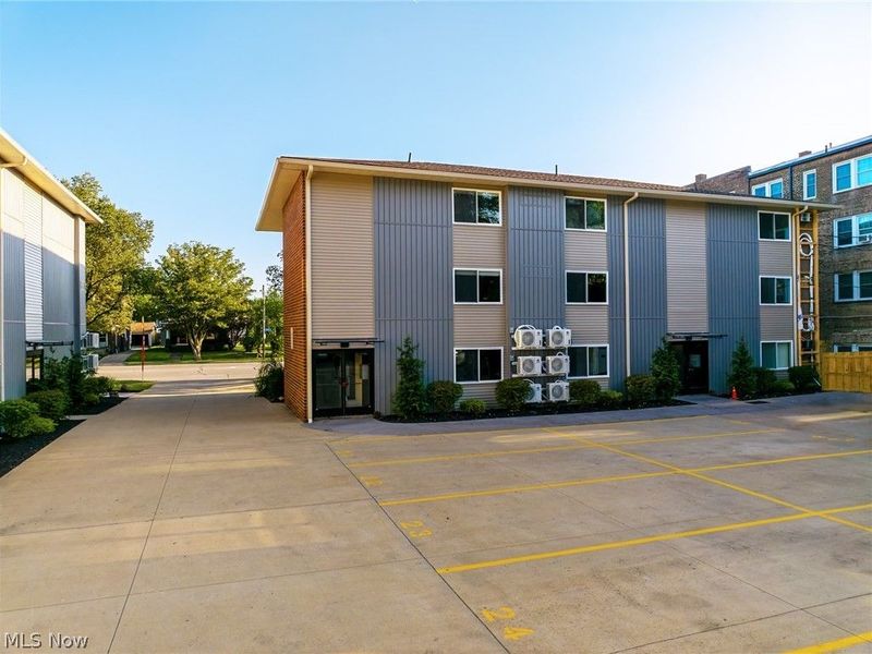 10524 Clifton Boulevard, Unit 102, Cleveland, OH 44102 Photo 17