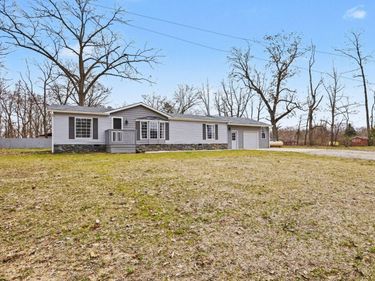 67429 N Shore Drive, Edwardsburg, MI 49112
