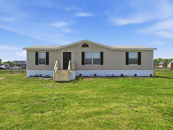 612 S Aquilla Street , Itasca, TX 76055